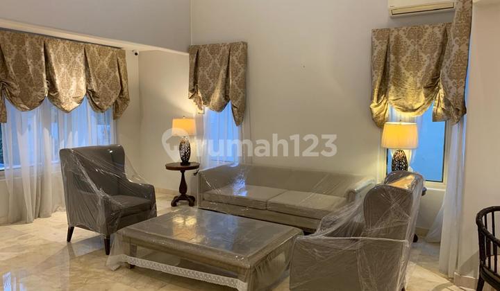 Rumah Dekat Sekolah dan Kampus di Mediteranian Golf LippoKarawaci