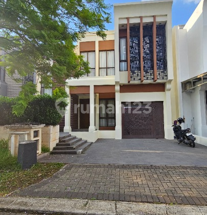 Rumah Dekat Kawasan Kuliner dan Sekolah Greenwich Cluster Myfield 1