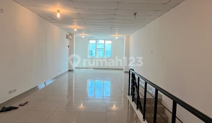 Ready-to-Use 3-Story Nice Ruko at Golden Boulevard BSD City 2