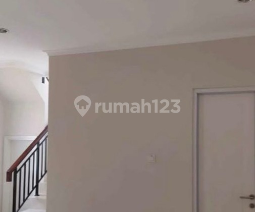 Rumah Dekat Kawasan Kuliner di Cluster Elista Village Gd Serpong 2