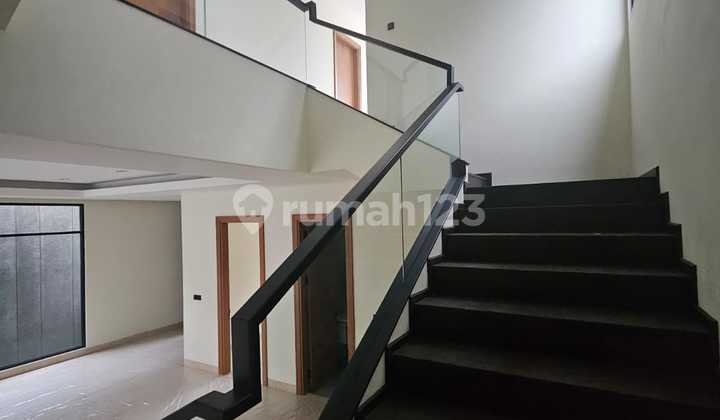 House Near School, Campus, and Toll Access in Taman Diponegoro 2