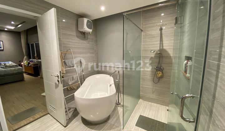 Langka Rumah Hoek Full Furnish Dekat Akses Tol di Metland Puri 2