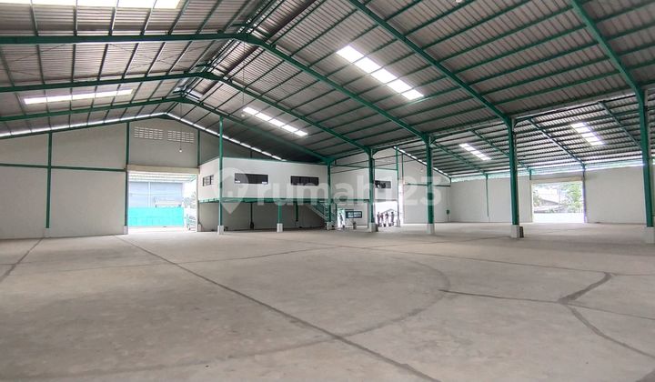 Good Independent Warehouse LB 3000 and 40 ft Access in Mount Sindur