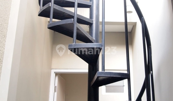 Rumah Dekat Kawasan Kuliner & Pendidikan di Summarecon Serpong 2