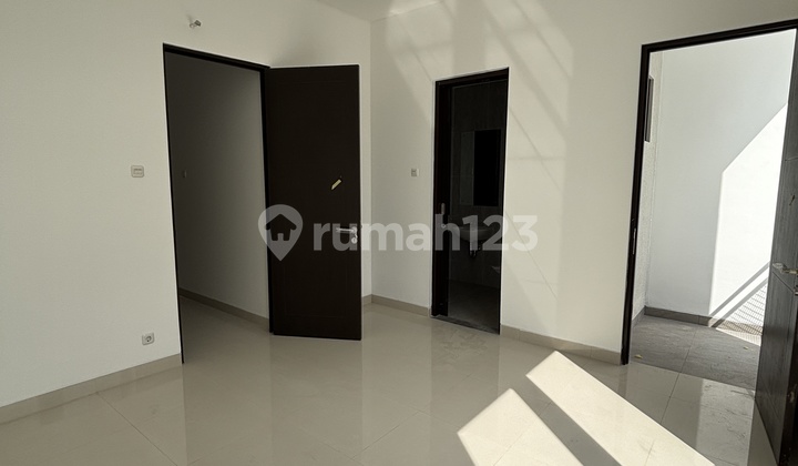 Rumah Dekat Akses Tol Cluster Azalea Metland Puri Cipondoh 2