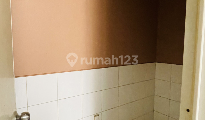 Rumah Dekat Kawasan Kuliner di Cluster Crystal Gading Serpong 2