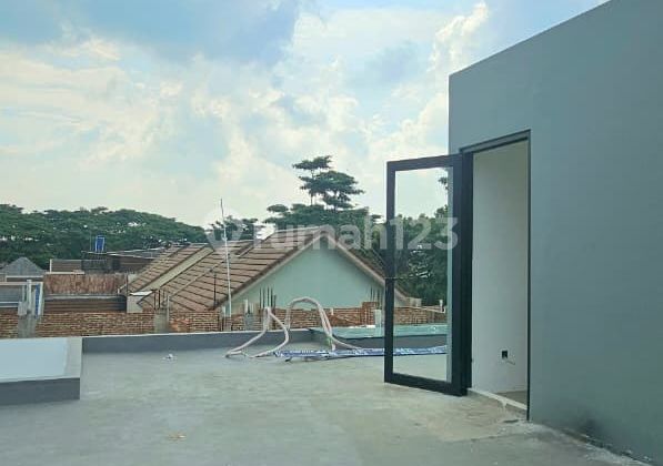 House Near Campus, Toll Access, and Mall at The Icon BSD City 2