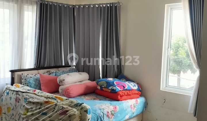 Rumah Dekat Kawasan Kuliner & Pasar Modern di Sektor 8 Gd Serpong 2