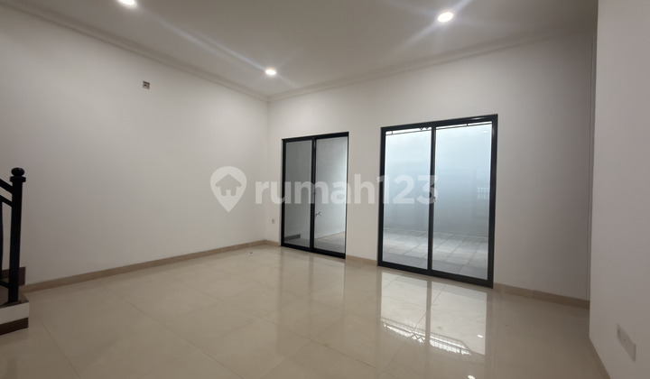 Rumah Dekat Akses Tol di Villa Melati Mas Serpong 2