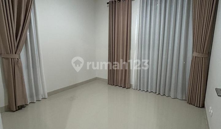 Rumah Hoek Dekat Akses Tol di Cluster Gardenia Paramount Petals 2