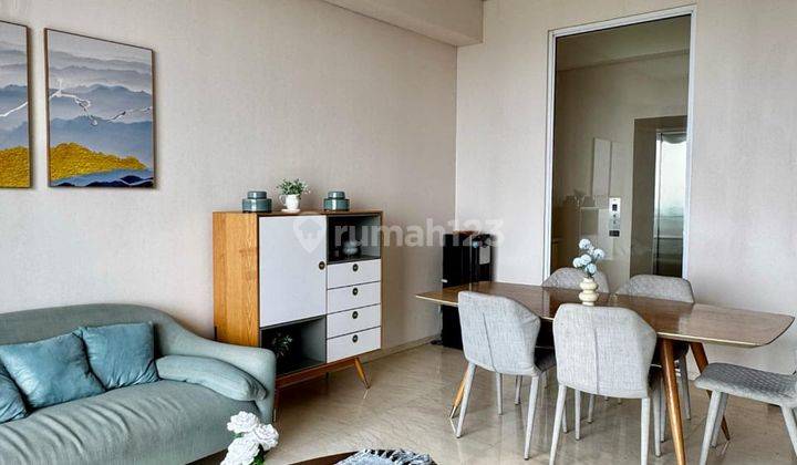 ruang makan apartemen 2 br full furnish