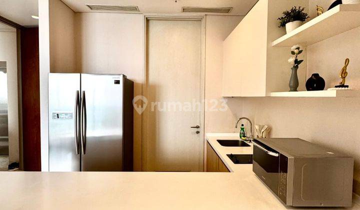 ruang makan apartemen 2 br full furnish