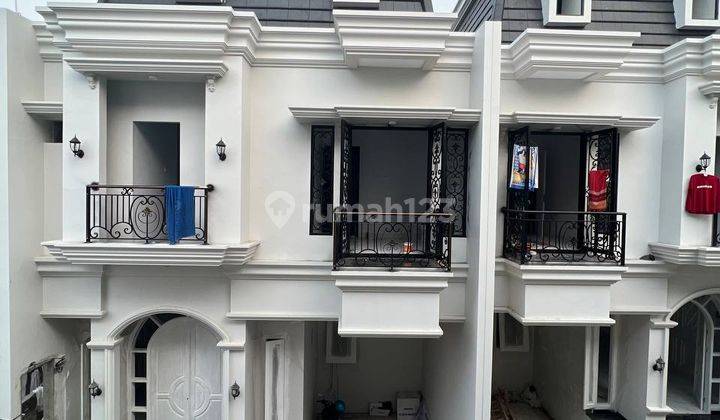 Rumah 2 Lantai American Classic di Jagakarsa Jakarta Selatan 2