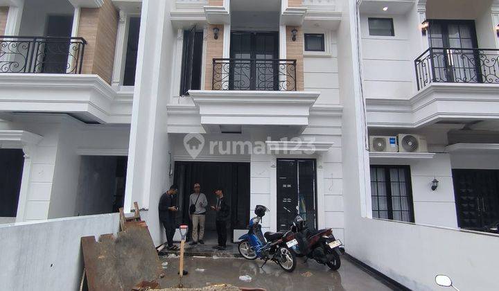 Dijual Rumah American Classic Murah di Jagakarsa Jakarta Selatan 2