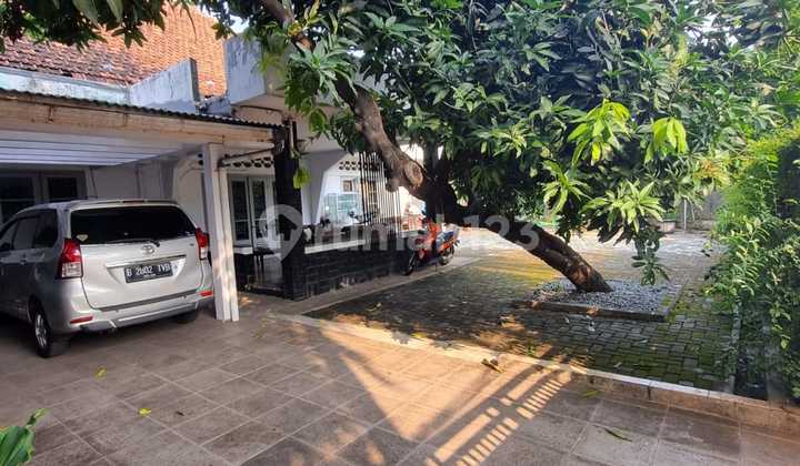 House with 2 Buildings (Main House and Rental Unit) 2