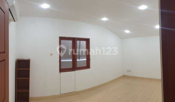 Tunjung Raya Tomang House 2