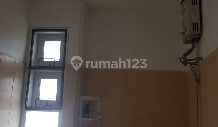 For Sale Semi-Furnished House in Tebet Dalam