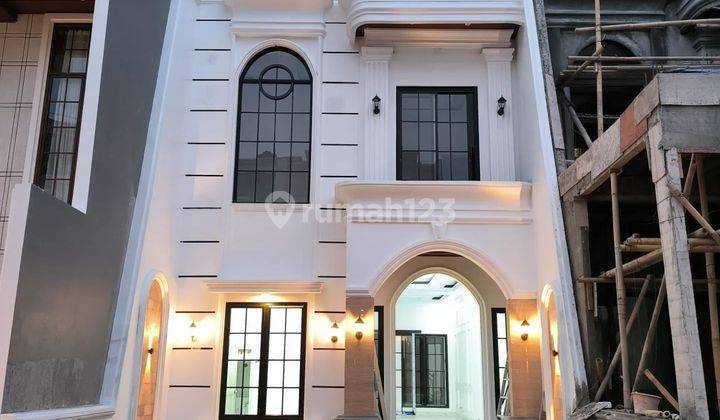 Dijual Rumah di Jalan Jagakarsa Jakarta Selatan 3 Lantai SHM 2