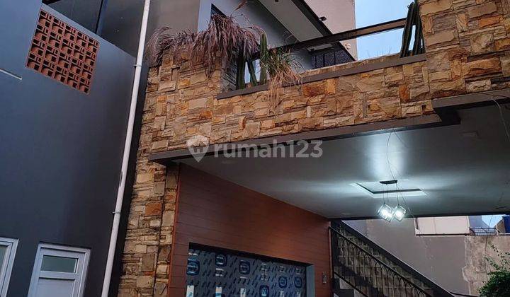 Rumah furnished di Jalan jagakarsa jakarta selatan 3 Lantai 2