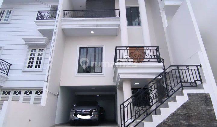 Rumah mewah di Jalan Jagakarsa Jakarta Selatan 3 Lantai 2