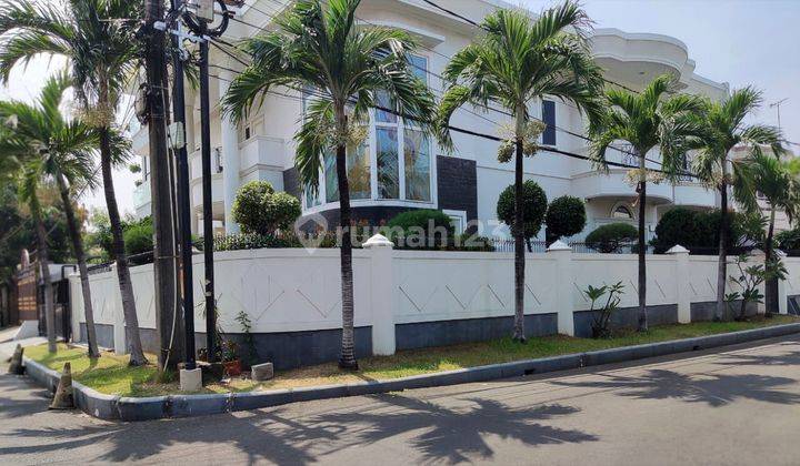 Dijual Rumah Hoek Janur Elok Kelapa Gading  1