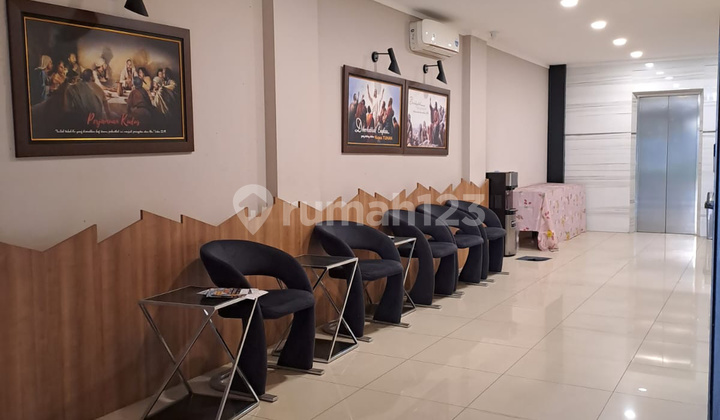 Dijual Ruko di Graha Boulevar Kelapa Gading Baru Renov Siap Pakai Dijual Ruko di Graha Boulevar Kelapa Gading Baru Renov Siap Pakai