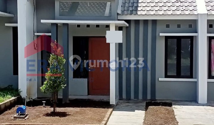 House for Sale in Kepanjen Area, Located in a Housing Complex Near SMA Taruna Nusantara Pagak Kepanjen, RSUD Kanjuruhan, Kepanjen Regency Office, Suitable for Residence 2