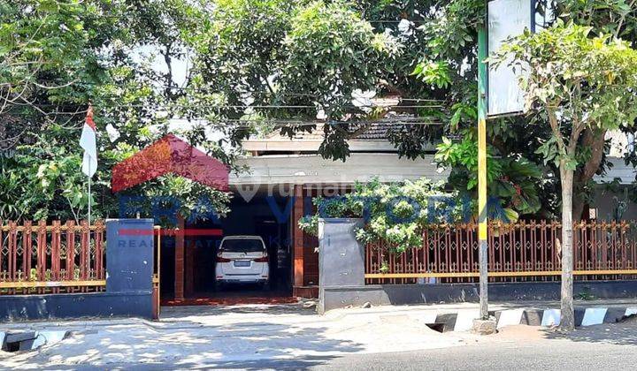 Rumah Dijual Berada Di Jalan Provinsi Kota Kediri, 1 Km Barat Alun-alun Kota Kediri, 1 Km Ke Terminal Tamanan, 14 Km Bandara Dhoho 1