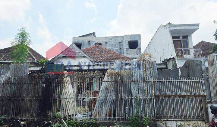 Dijual Rumah Bangunan 3 Lantai Setengah Jadi, Hitung Tanah, Bisa Untuk Gusethouse, Rumah Kos, Kantor Lokasi Favorite Gunung-Gunung, Dekat Jalan Bromo Kota Malang
 1