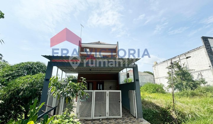 Minimalist House One Gate System Near Karanglo Toll Exit, Shopping and Business Center Suitable for Young Couples