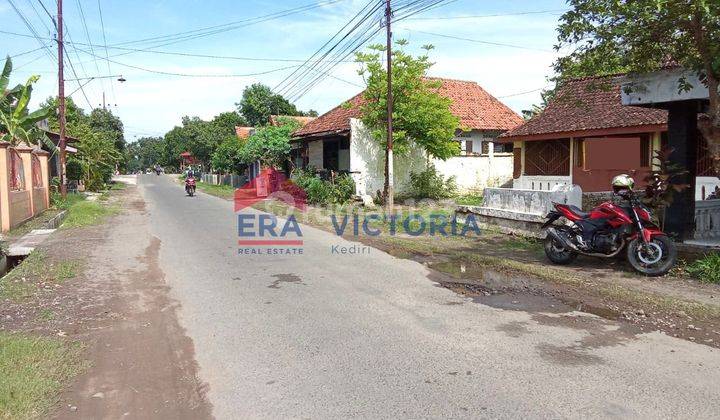 Rumah Dijual Terletak Dijalan Raya Prambon Ngronggot Dekat Dengan Mall Gading, Mini Market, Dan Polsek  2