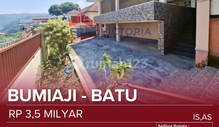 For Sale Villa in Batu Area with Mountain View, Location Near Purnama Hotel, Spencer, Selecta Water Park. Fully Furnished