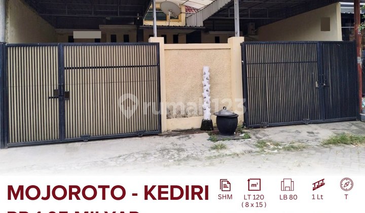 For Sale & Rent: Houses in a Strategic & Premium Location, Mojoroto, Kediri City, Near Favorite High School, 5 Minutes from Kilisuci Hospital. Includes AC, Kitchen Set, Water Heater, 1 Wardrobe & 1 TV Rack. 1