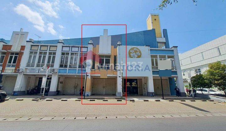 Ruko Siap Pakai Kondisi Terawat DISEWAKAN Di Komplek Bisnis Ruko WOW Sawojajar. Parkiran Luas, Lokasi Strategis, Ramai. Cocok untuk segala usaha. 1