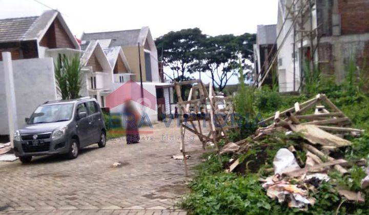 Tanah Kavling DIJUAL Dalam Perumahan Di Kawasan Genengan Karangploso. Lokasi Strategis Dekat Pasar Karangploso, Fasilitas Umum, Jalan Poros Karangploso Batu.
 2