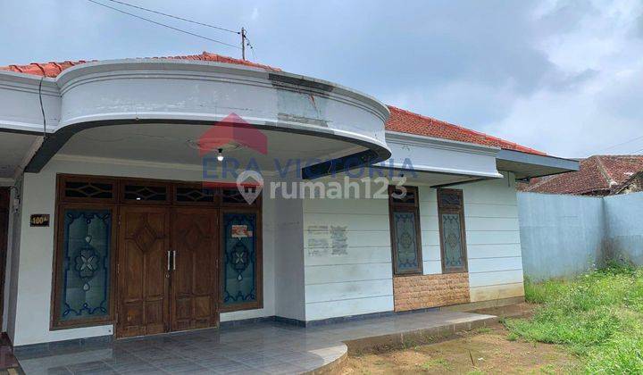 Dijual Rumah Dekat dengan Kawasan Kampus, Dekat Exit Tol, Terminal. Halaman Luas, Halaman Belakang Luas, Jalan bisa untuk 2 Mobil Kota Malang Cocok untuk Kos-kosan
 1