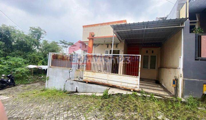 Dijual Rumah Under 400jt  Kompleks Perumahan lokasi tengah kota Malang dekat terminal arjosari, Exit tol Karanglo, Tempat Rekereasi, Pabrik, hingga Sekolah.
 2