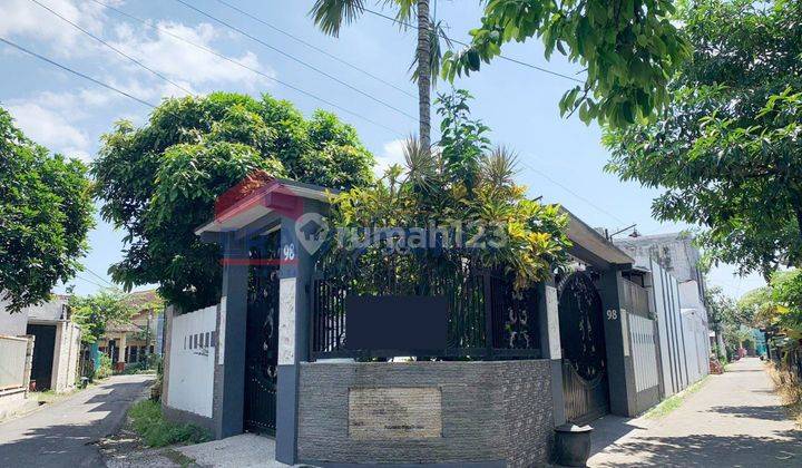 DIJUAL Rumah Posisi Hook, Terawat, dan Luas. Dekat Pintu Tol Madyopuro dan Tol Pakis, Dekat Kampus UM II dan Kampus Wisnu Wardhana dan Area Kuliner Sawojajar Kota Malang
 1