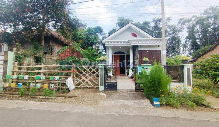 DIJUAL Rumah Akses 5 Menit ke Jalan Raya Tumpang-Pakis, 1,5 jam ke Gunung Bromo, 1,5 Jam ke Batu Malang Cocok untuk Home Stay Malang
 1