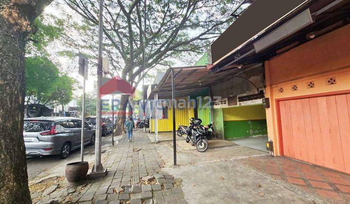 DISEWAKAN Ruko Lokasi Strategis Pinggir Jalan Besar dan Ramai Selangkah Statiun Kota Baru Malang, Cocok untuk usaha Oleh-oleh Kuliner, Kantor, Ekpedisi, Dll Kota Malang  1