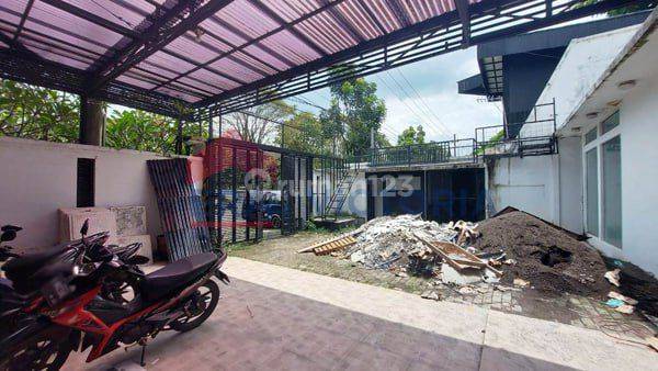 DISEWAKAN Rumah Kantor di area kota-kota klojen kota malang. Pinggir jalan ramai. Dekat kampus ternama, sekolah negeri, kantor kecamatan. Cocok untuk kantor, resto, cafe, dan usaha lainnya
 2