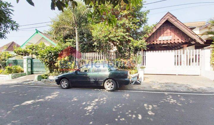 DIJUAL Rumah Kawasana Sarangan, Lokasi Tenang, Akses Jalan Depan Lebar, Cocok untuk Guesthouse, Rumah Kos, Kantor, Atau Tempat Tinggal, Dekat Hotel Savana Kota Malang 1