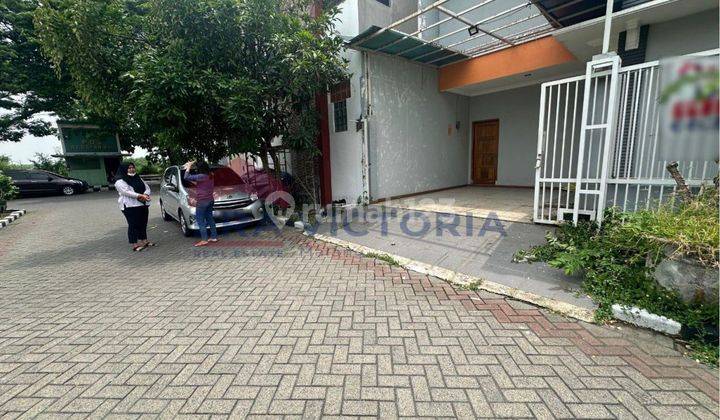 DIJUAL Rumah cantik lokasi strategis di daerah Babatan Wiyung

Selling Point:
Dekat Dengan UNESA, RS Wiyung Surabaya, RSIA Graha Medika
Dekat Dengan Pusat Kuliner Surabaya 
Dekat Pintu Tol Gunung Sari
13 menit Ke Pakuwon Mall, Lenmarc Mall Surabaya
15 men 2