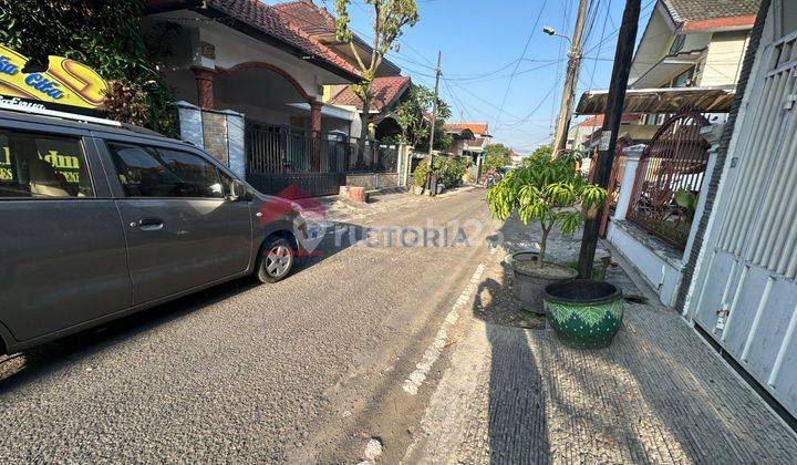 DIJUAL Rumah Sampeyan Bunulrejo Blimbing, lokasi strategis tengah kota malang, dekat dengan berbagai sekolah, akses mudah row jalan lebar, dengan dengan RS Lavalette, fasilitas perumahan lengkap, dekat dengan supermarket, dekat dengan central oleh-oleh ma 2