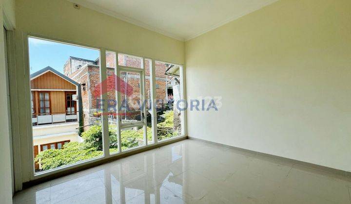 Ruamh Jual Sewa Dalam Perumahan Nol Jalan Adi Sucipto, Hawa Sejuk, Dekat Terminal, Lantai 1 Los Desain Khusus Untuk Buka Klinik Kecantikan, Lantai 2 Ada Balkon View Bagus  2