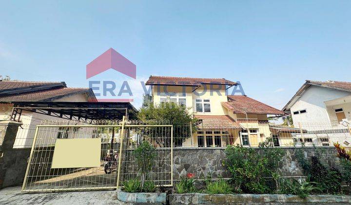 Rumah Jual Lokasi Udara Dingin, Sejuk, Tenang, Cocok Untuk Refresing Dekat Dengan Pemandian Air Panas Songgoriti, View Gunung Panderman, Ada Taman Depan Dan Belakang Cocok Untuk Bbq
 1