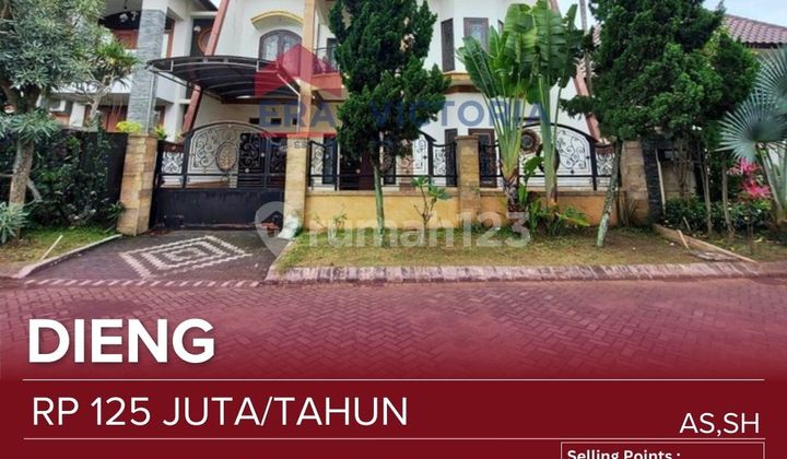 House for Rent Large House in Istana Dieng Regency, Comfortable Location with One Gate System and Complete Club House Facilities Available. House for Rent Large House in Istana Dieng Regency, Comfortable Location with One Gate System and Complete Club House Facilities Available.