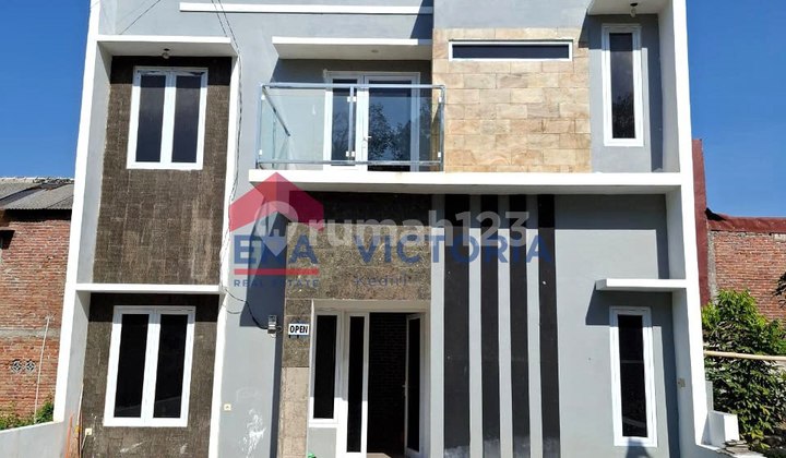 Rumah Dijual Di Bella Mansion Kediri Suasana Tenang Dan Aman Bangunan Baru Tersedia Balkon Untuk Jemuran Di Lantai 2, Dekat Dengan Kantor Kecamatan Ngasem Lebar Jalan Depan ± 6 Meter 1