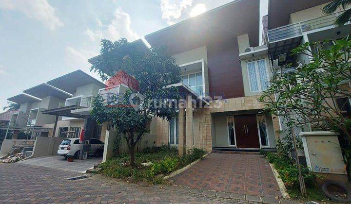 Rumah Sewa Dalam Perumahan Elit Daerah Gunung-Gunung Klojen Suasana Tenang Dan Nyaman Dekat Superindo, Cyber Mall, Kampus Unmer, Kuliner Kawi. Full Furnished  1