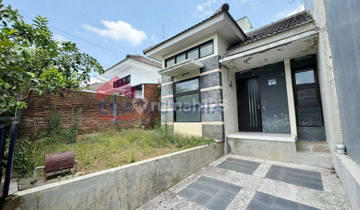 Dijual Rumah Minimalis Modern Dalam Perumahan Besar Villa Bukit Tidar. Suasana Sejuk Pegunungan, View Cantik. Dekat Wisata Petik Jeruk, Kuliner, Cafe Sontoloyo, Lapangan Merjosari 
 1